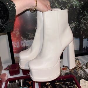 Schultz Selene casual bootie - pearl - size 8.5